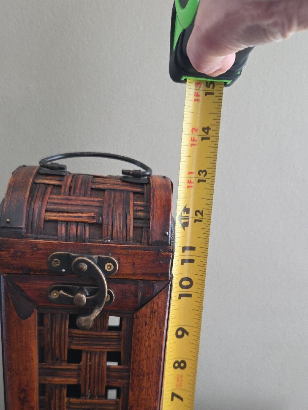 Vintage Woven Bamboo Hinged Wine Bottle Carrier - Picture 10 of 11